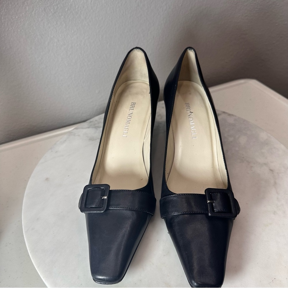 Bruno Magli Womens Black Heels Size 7.5 Classy Buckle